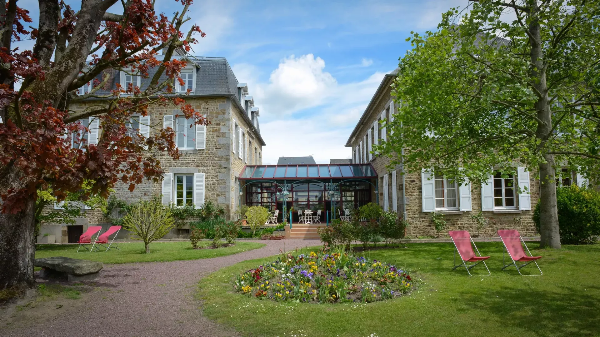 Hotel with garden near Avranches | Auberge de la Sélune