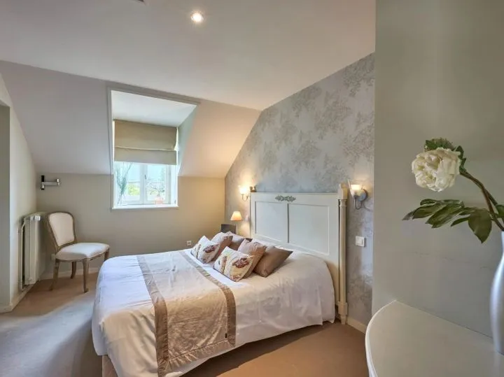 image Charming rooms and suites in La Manche