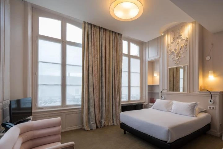 image Les chambres: l'élégance de la tradition et le confort contemporain